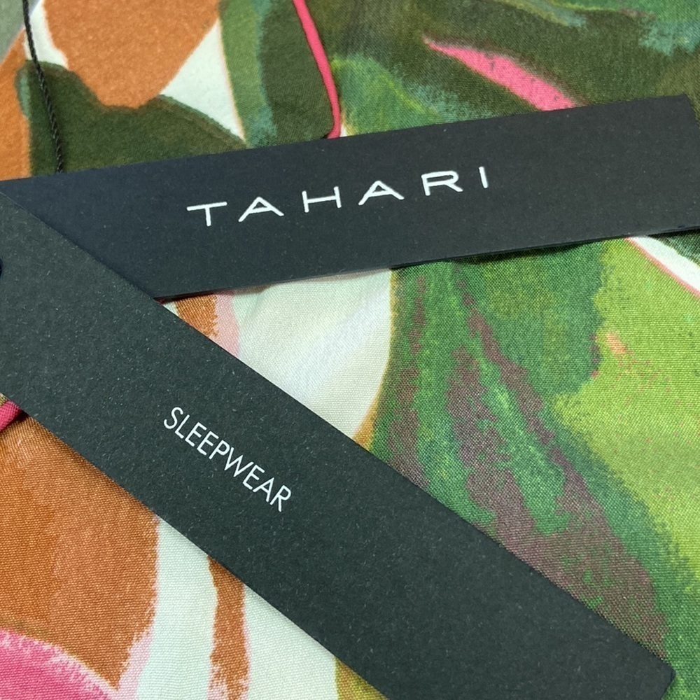 Tahari Sleepwear Set Shortsleeved Long Pants Leaf Print Pattern NWT Size M - Picture 12 of 15